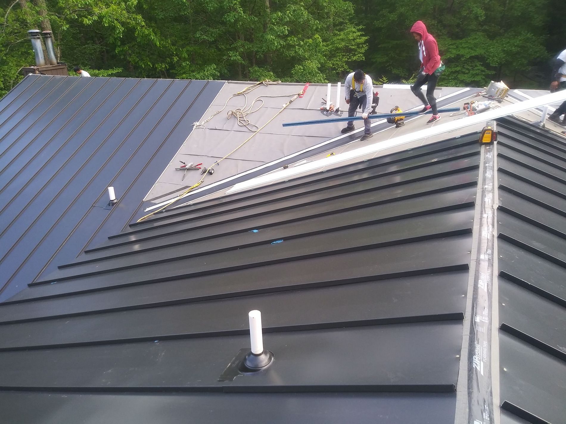 Four Twelve Case Study Everlast Standing Seam Metal Roof Installation Four Twelve Roofing